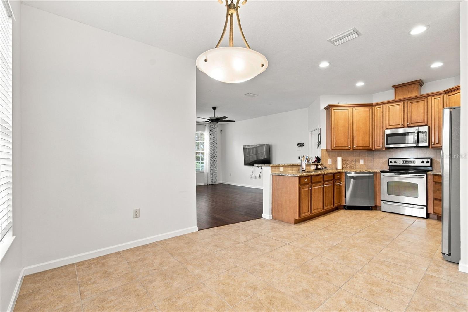 8319 MANOR CLUB CIR #3