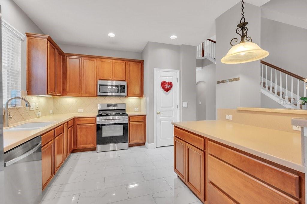 5929 FISHHAWK CROSSING BLVD