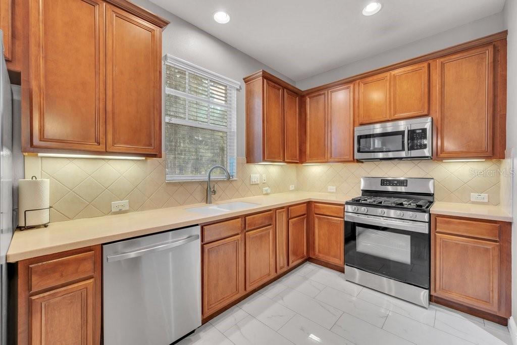 5929 FISHHAWK CROSSING BLVD