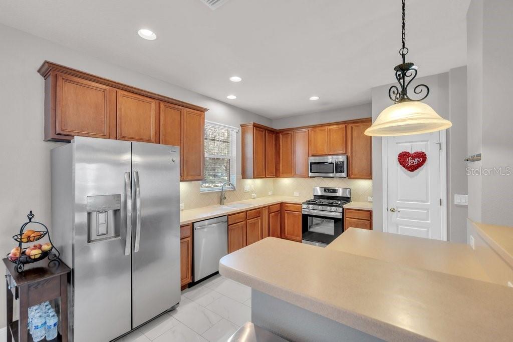 5929 FISHHAWK CROSSING BLVD
