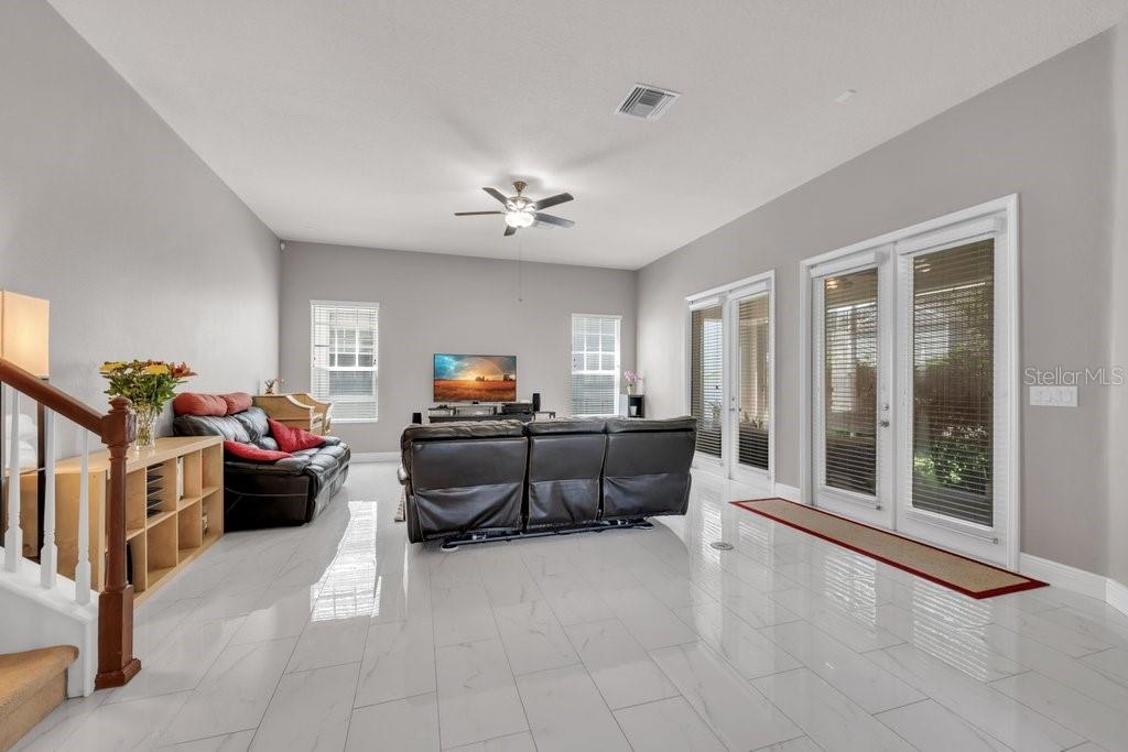 5929 FISHHAWK CROSSING BLVD