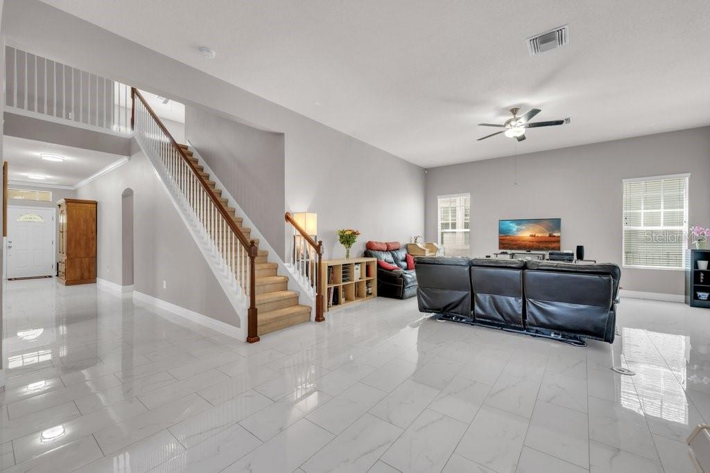 5929 FISHHAWK CROSSING BLVD
