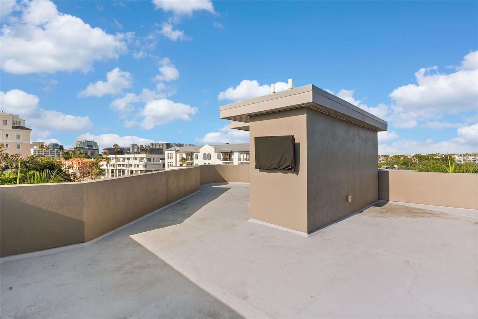 92 W DAVIS BLVD