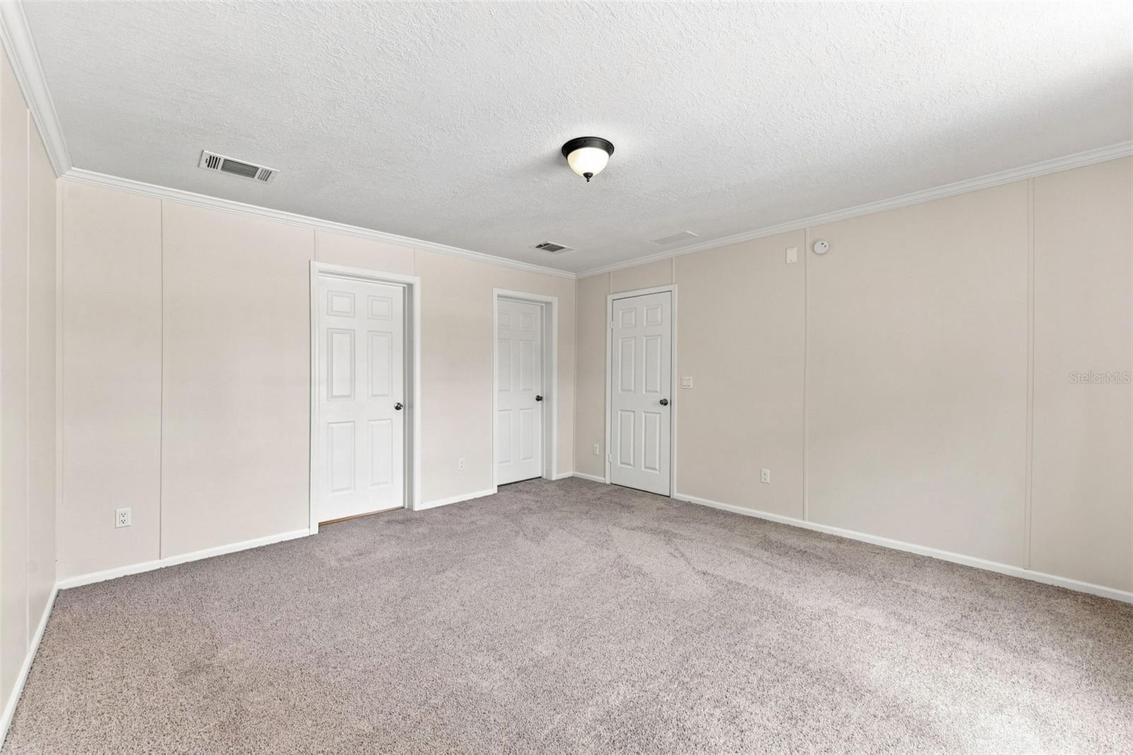 6453 MANGROVE DR