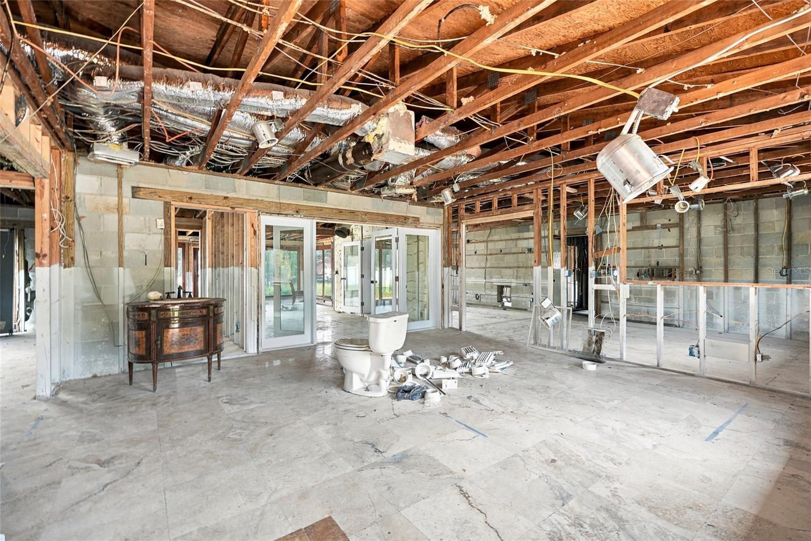 3945 E EDEN ROC CIR
