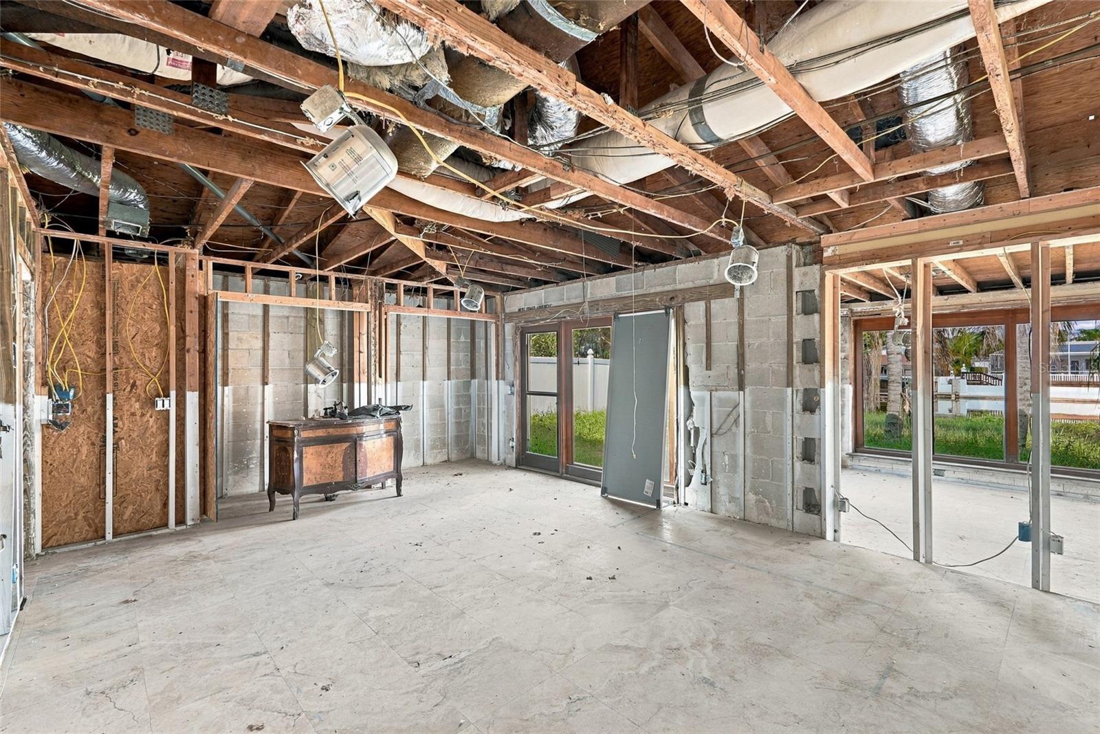 3945 E EDEN ROC CIR