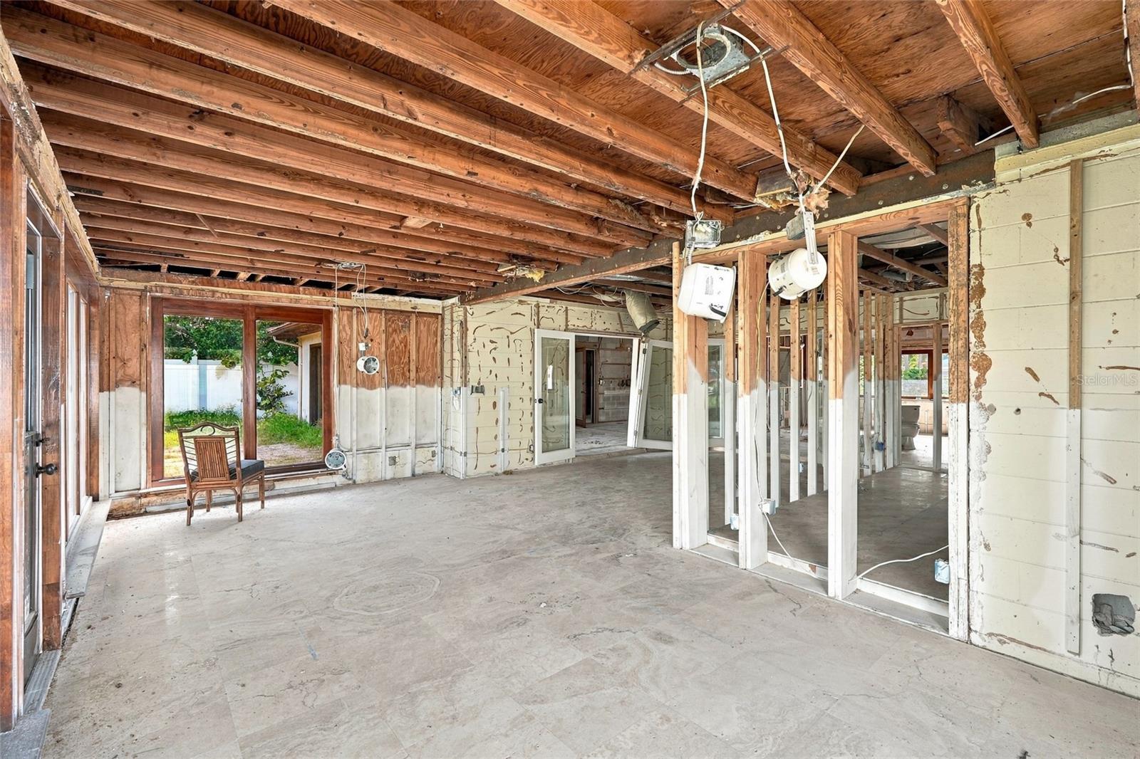 3945 E EDEN ROC CIR
