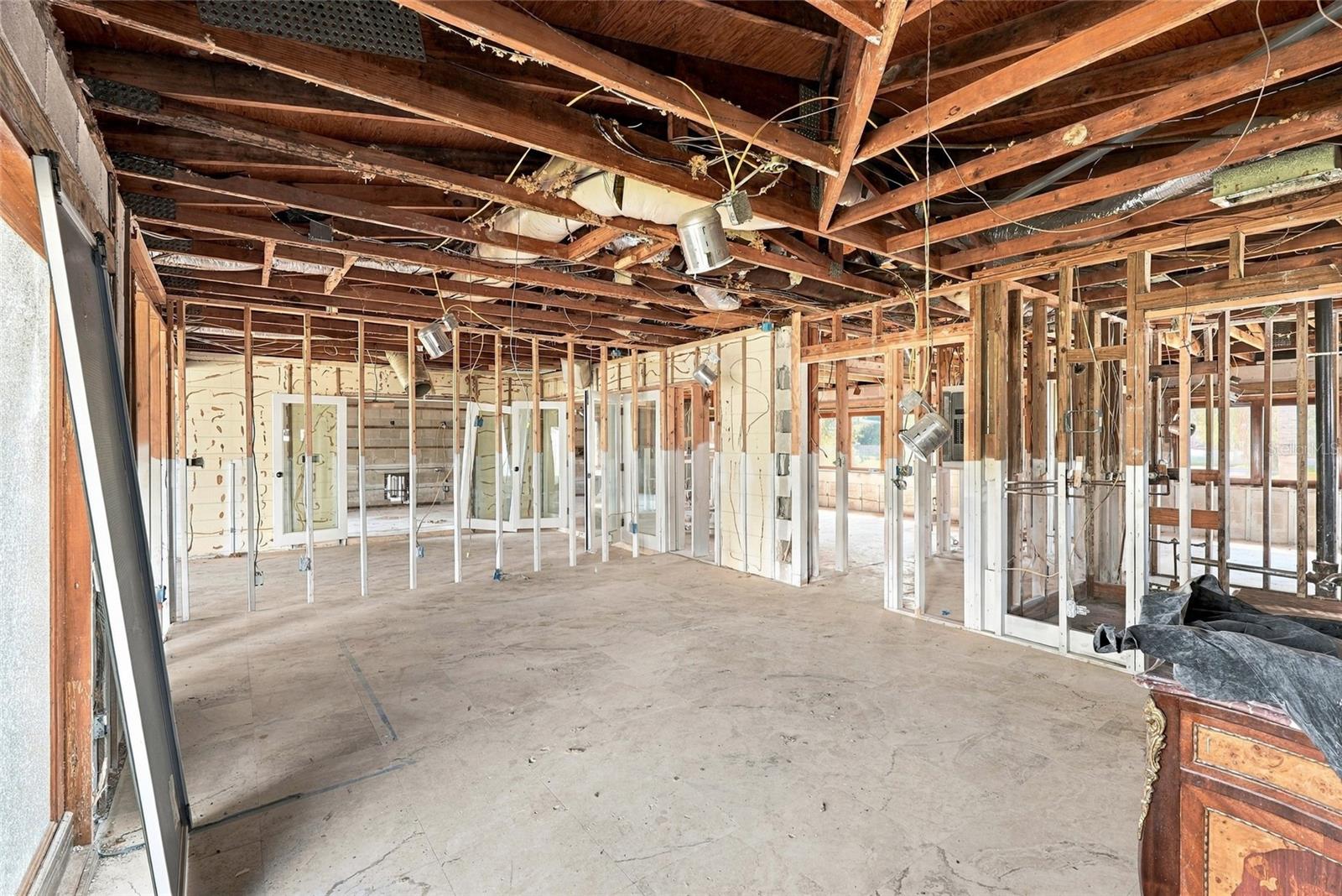 3945 E EDEN ROC CIR