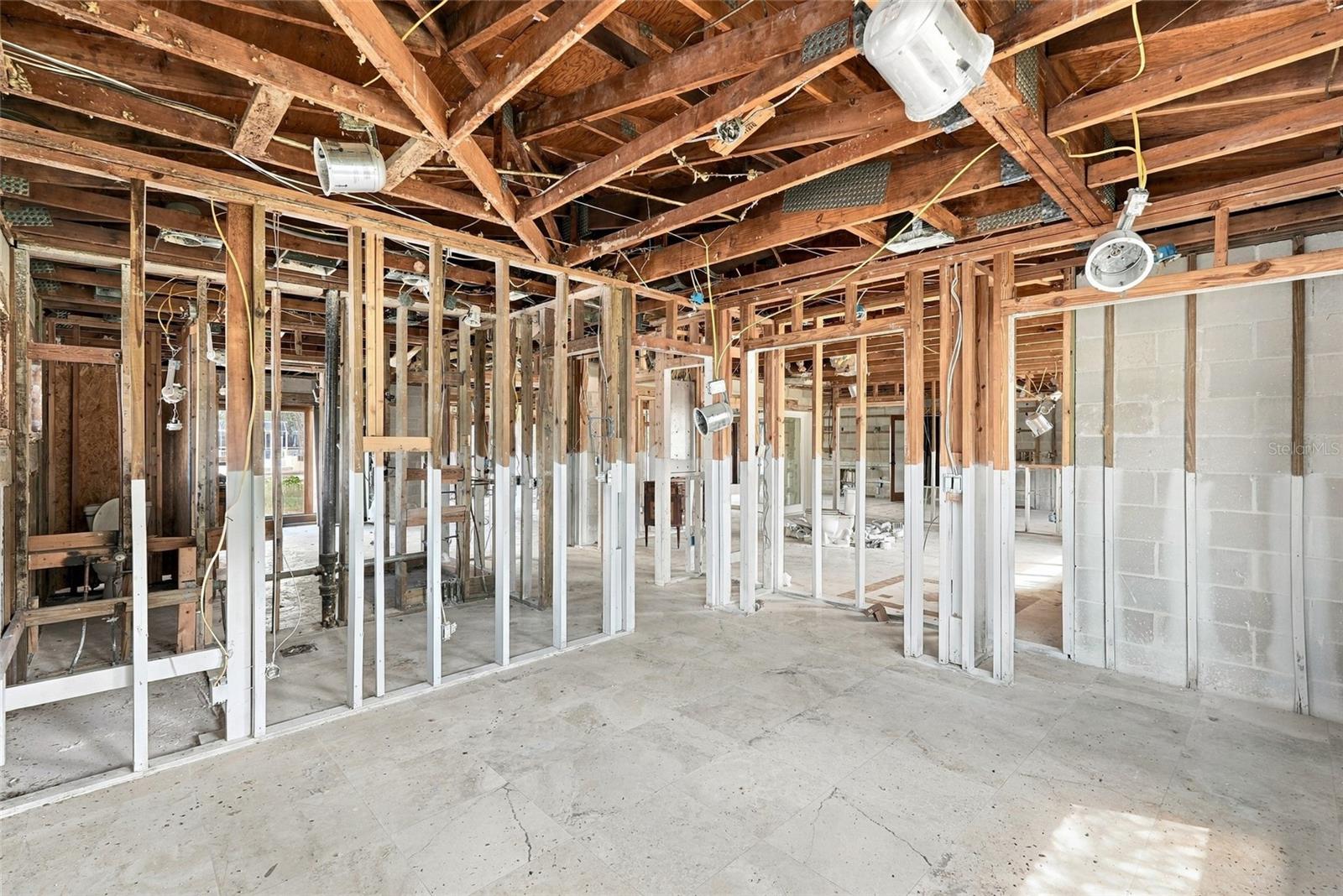 3945 E EDEN ROC CIR