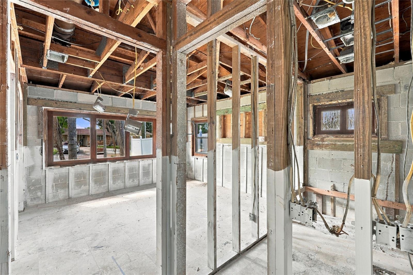 3945 E EDEN ROC CIR