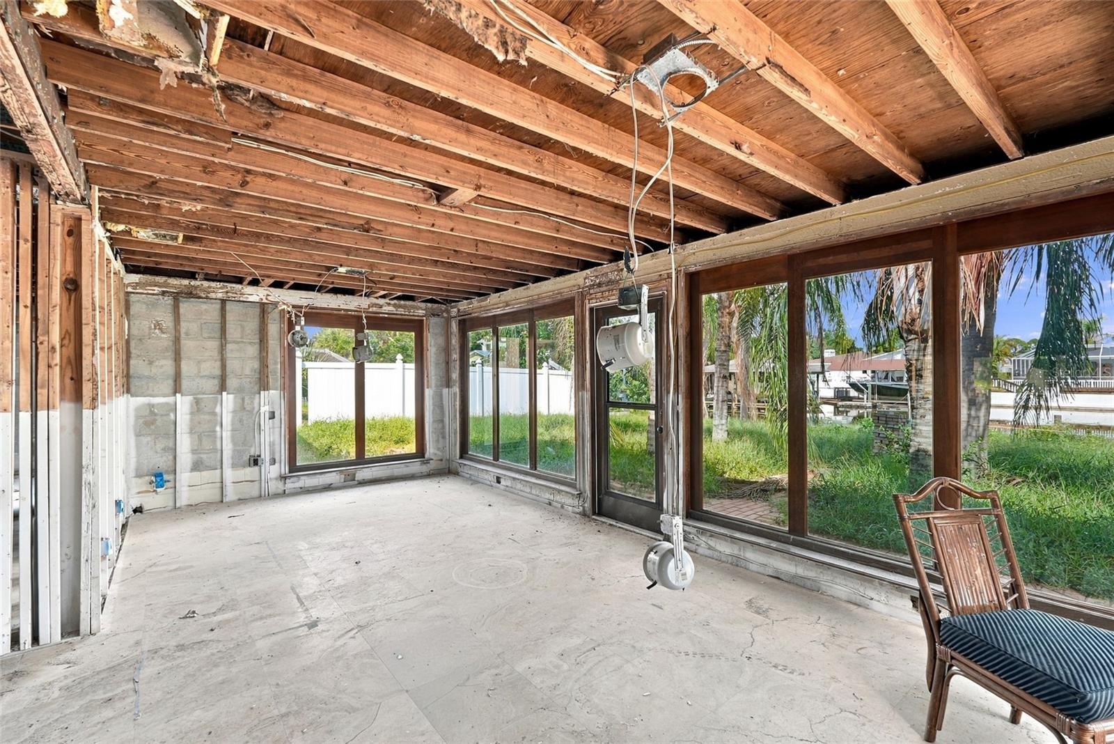 3945 E EDEN ROC CIR