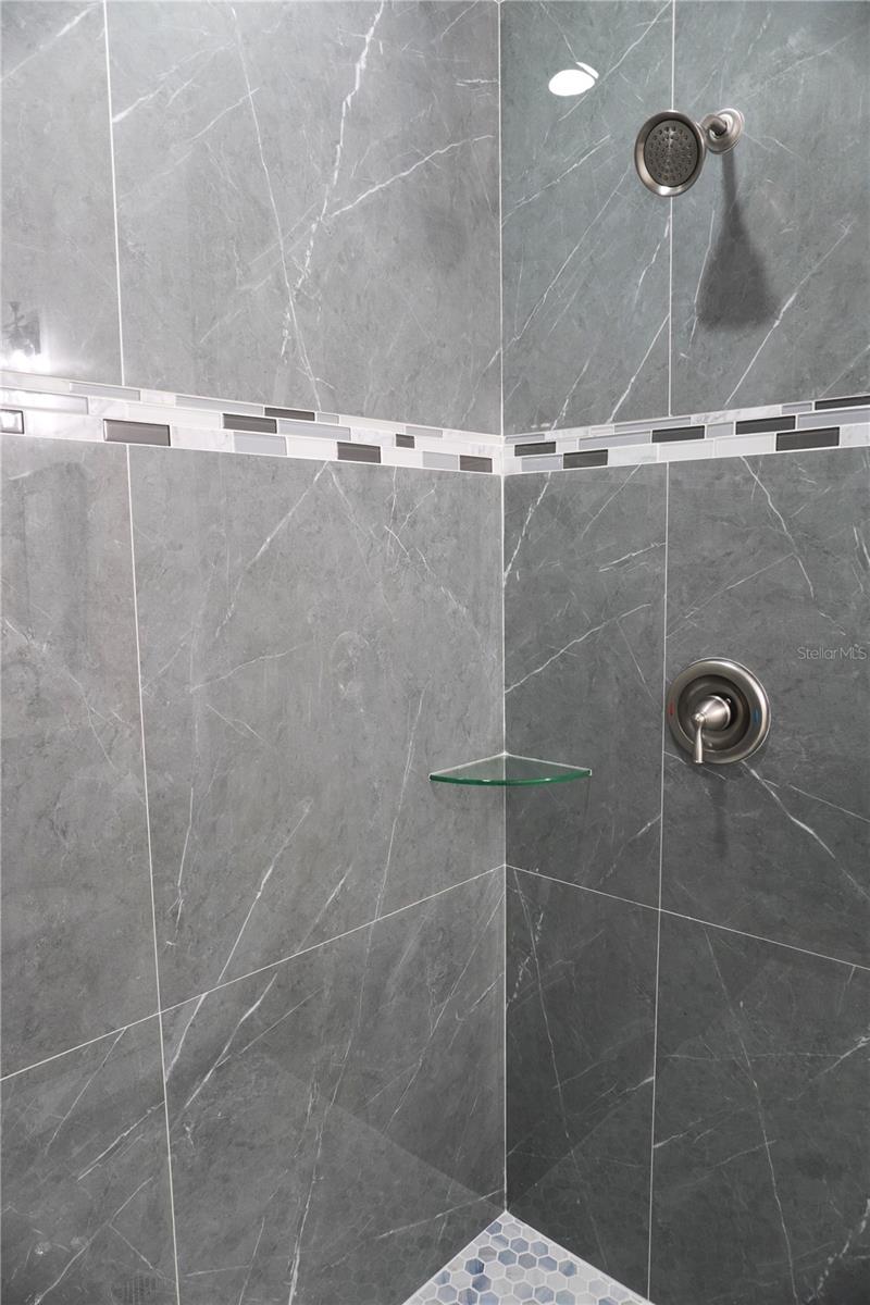 8926 N ORLEANS