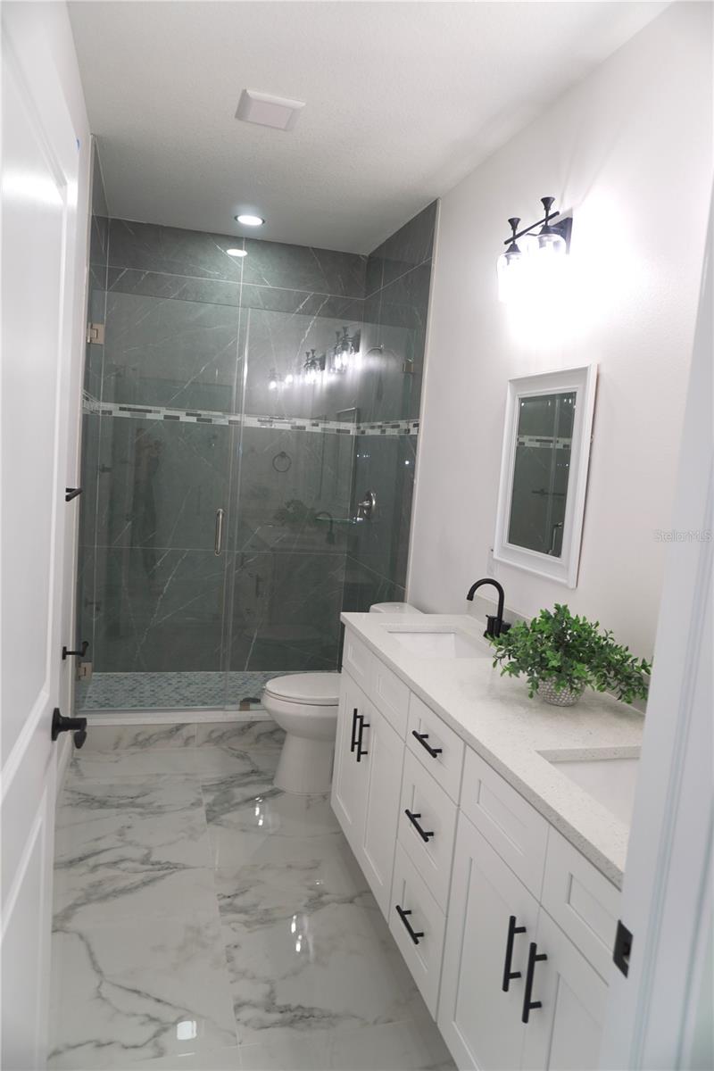 8926 N ORLEANS