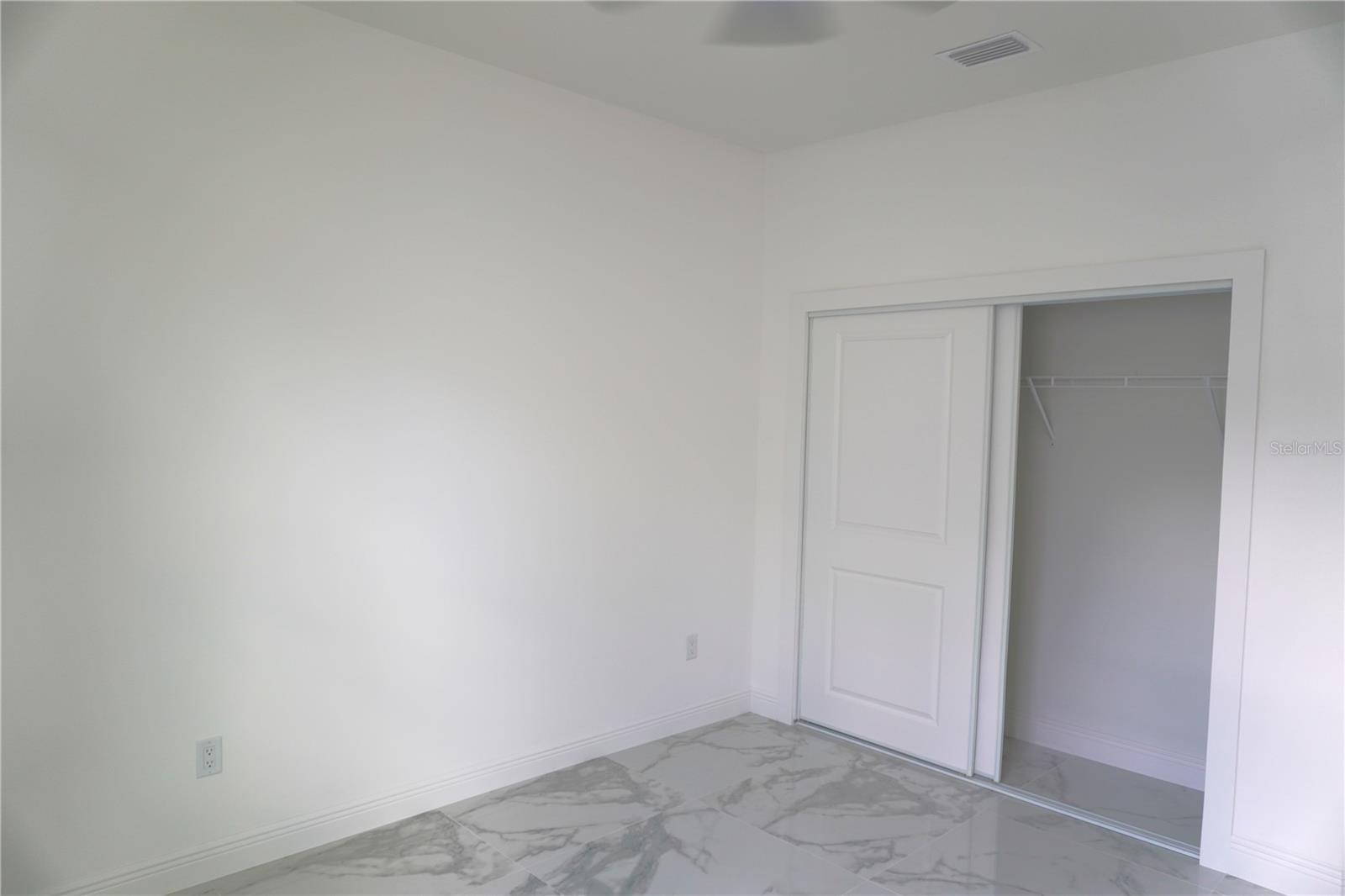 8926 N ORLEANS