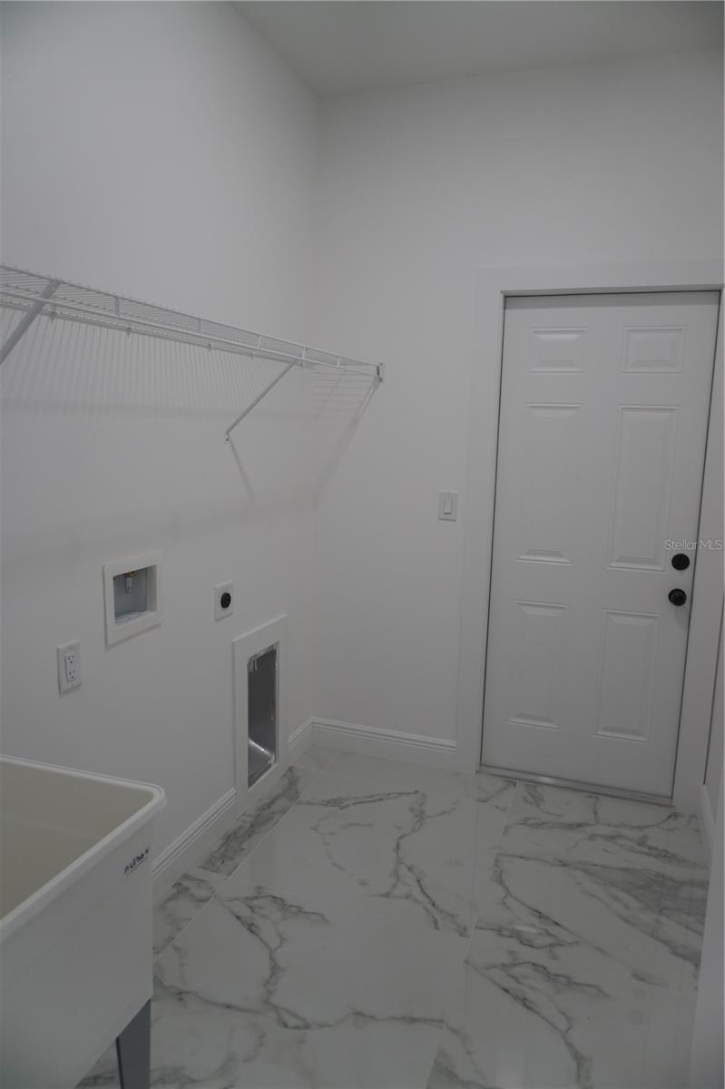 8926 N ORLEANS