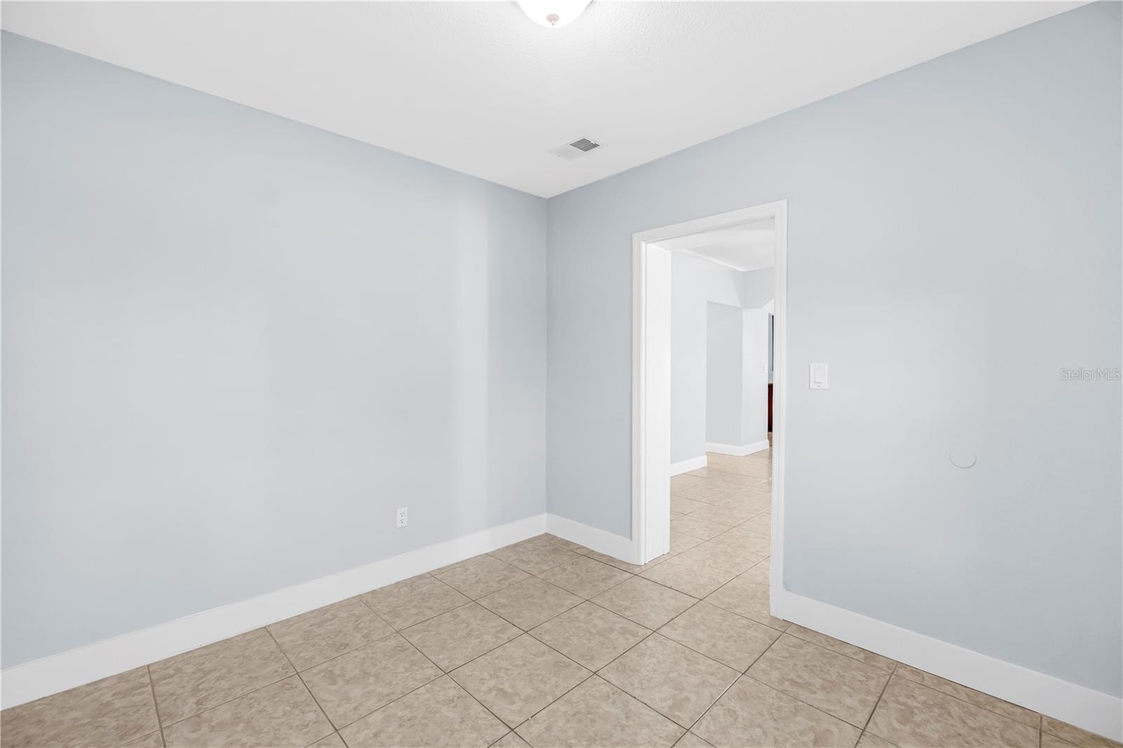 2906 W MAIN ST