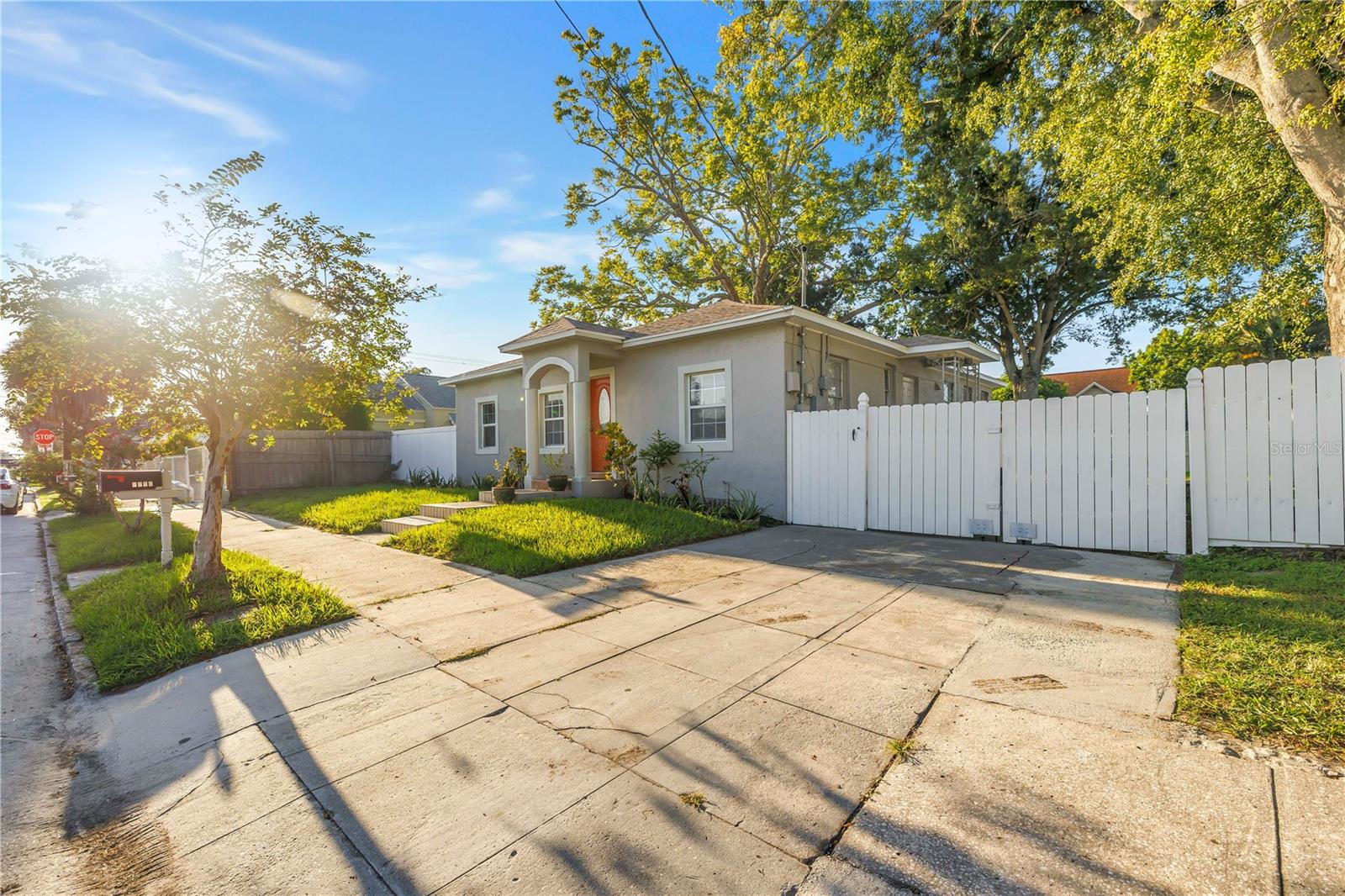2906 W MAIN ST