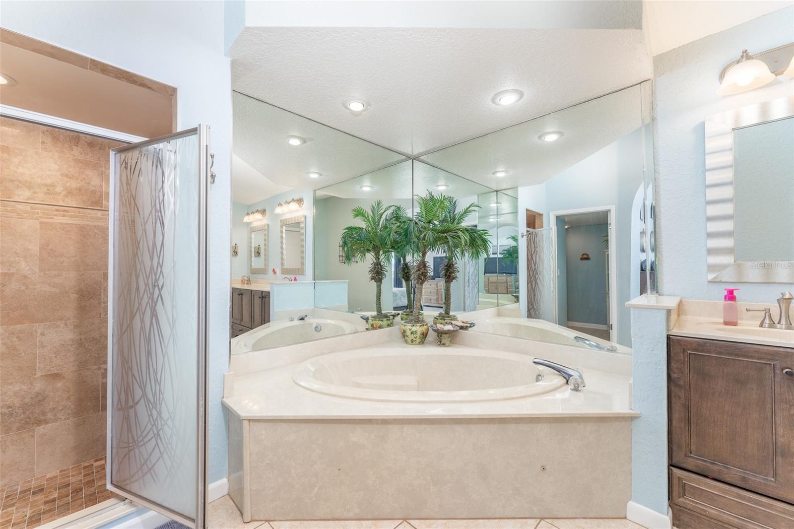 835 SYMPHONY ISLES BLVD