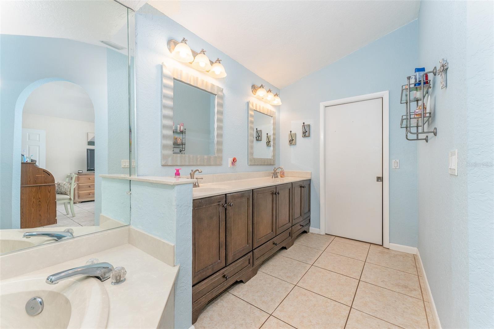 835 SYMPHONY ISLES BLVD