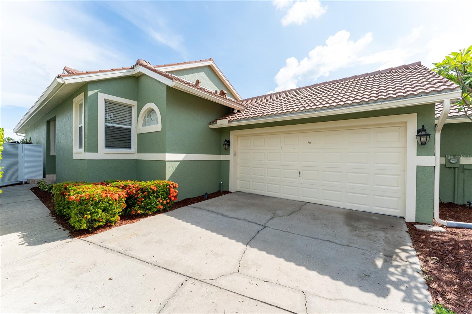 835 SYMPHONY ISLES BLVD