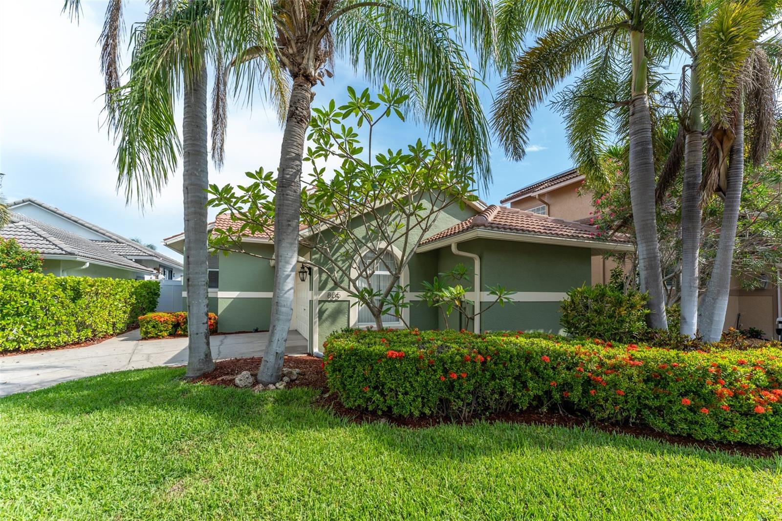 835 SYMPHONY ISLES BLVD