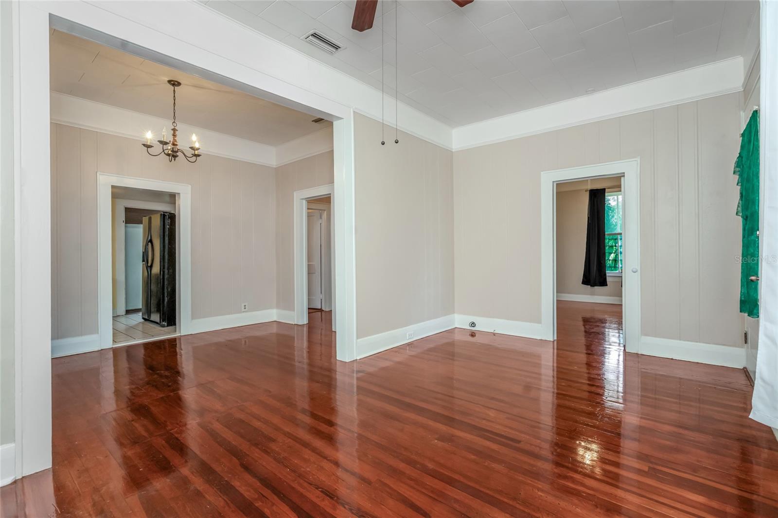 4109 N SUWANEE AVE