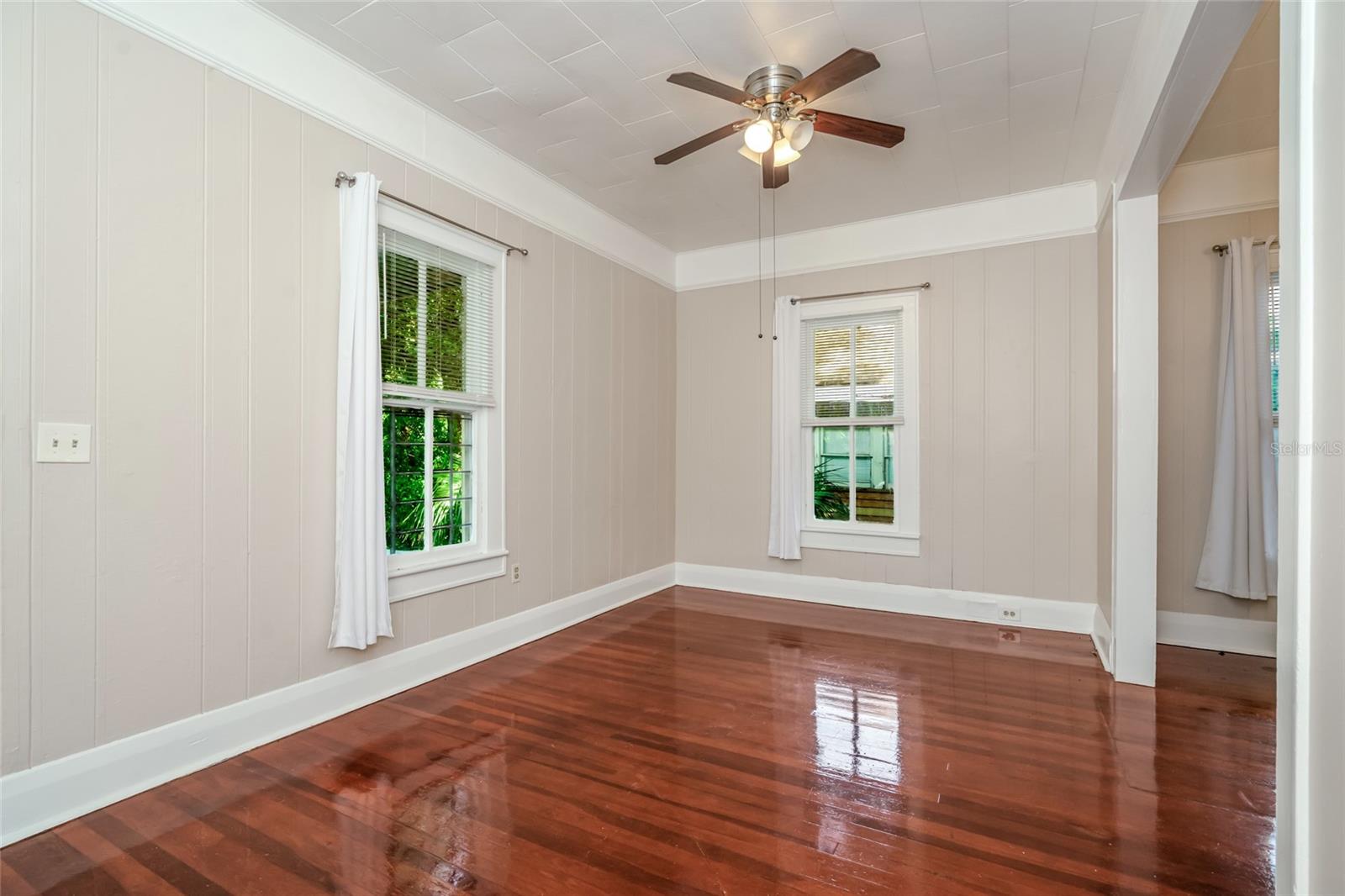4109 N SUWANEE AVE