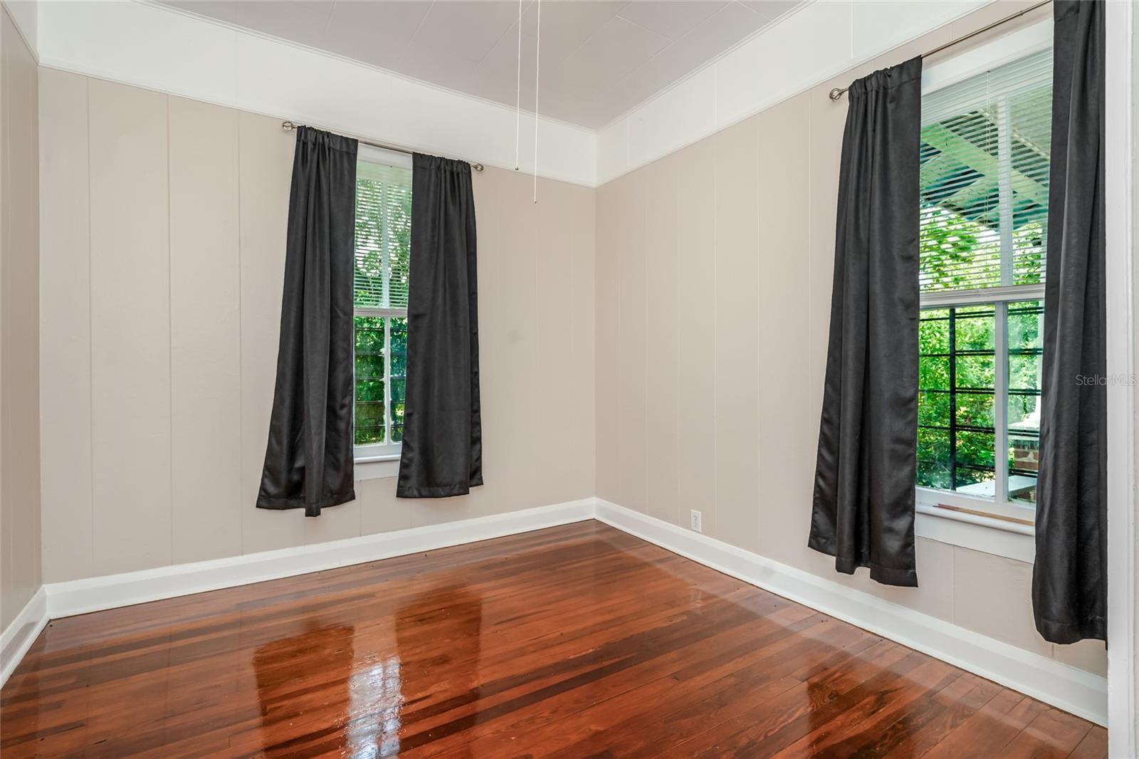 4109 N SUWANEE AVE