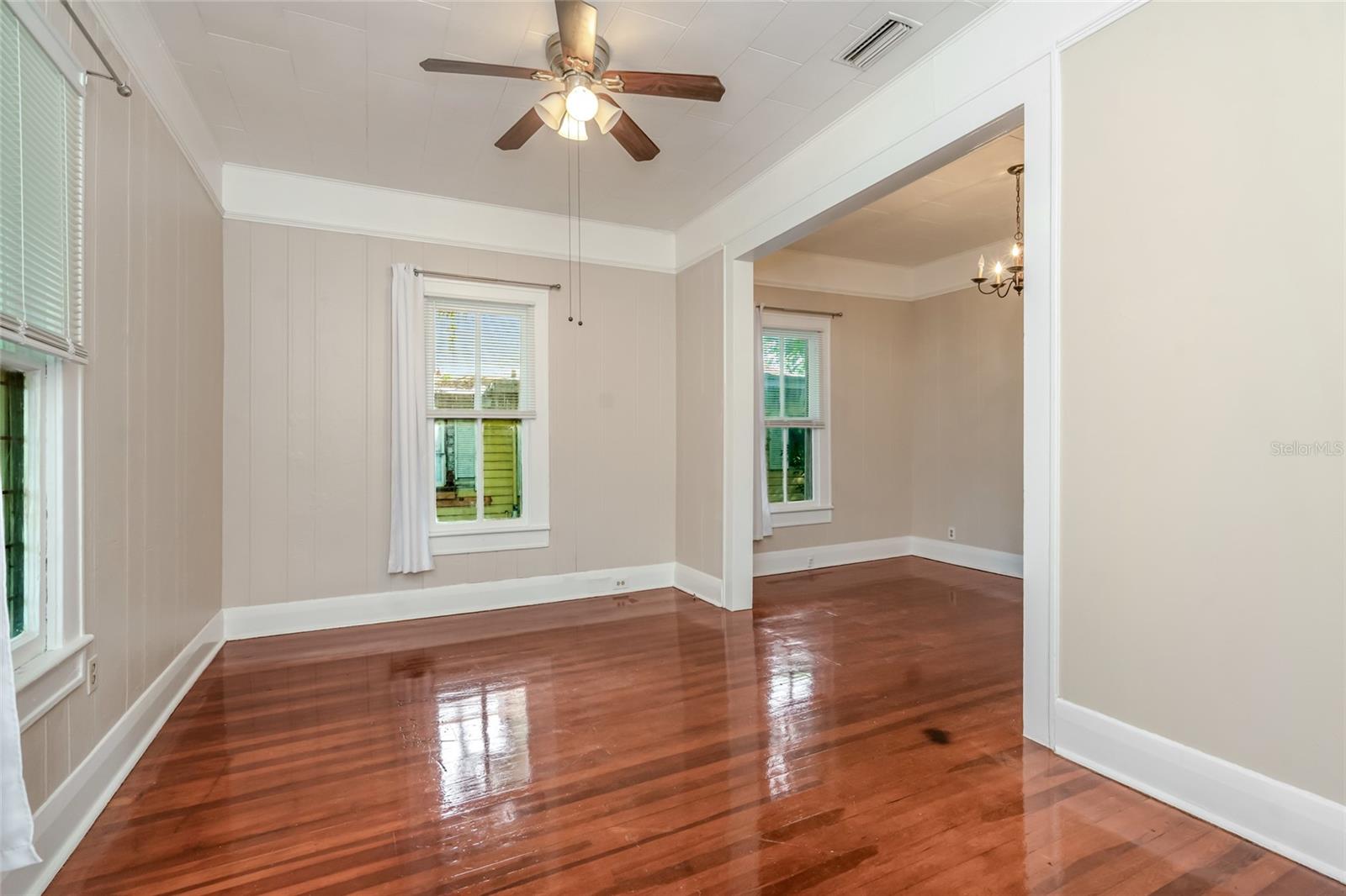 4109 N SUWANEE AVE