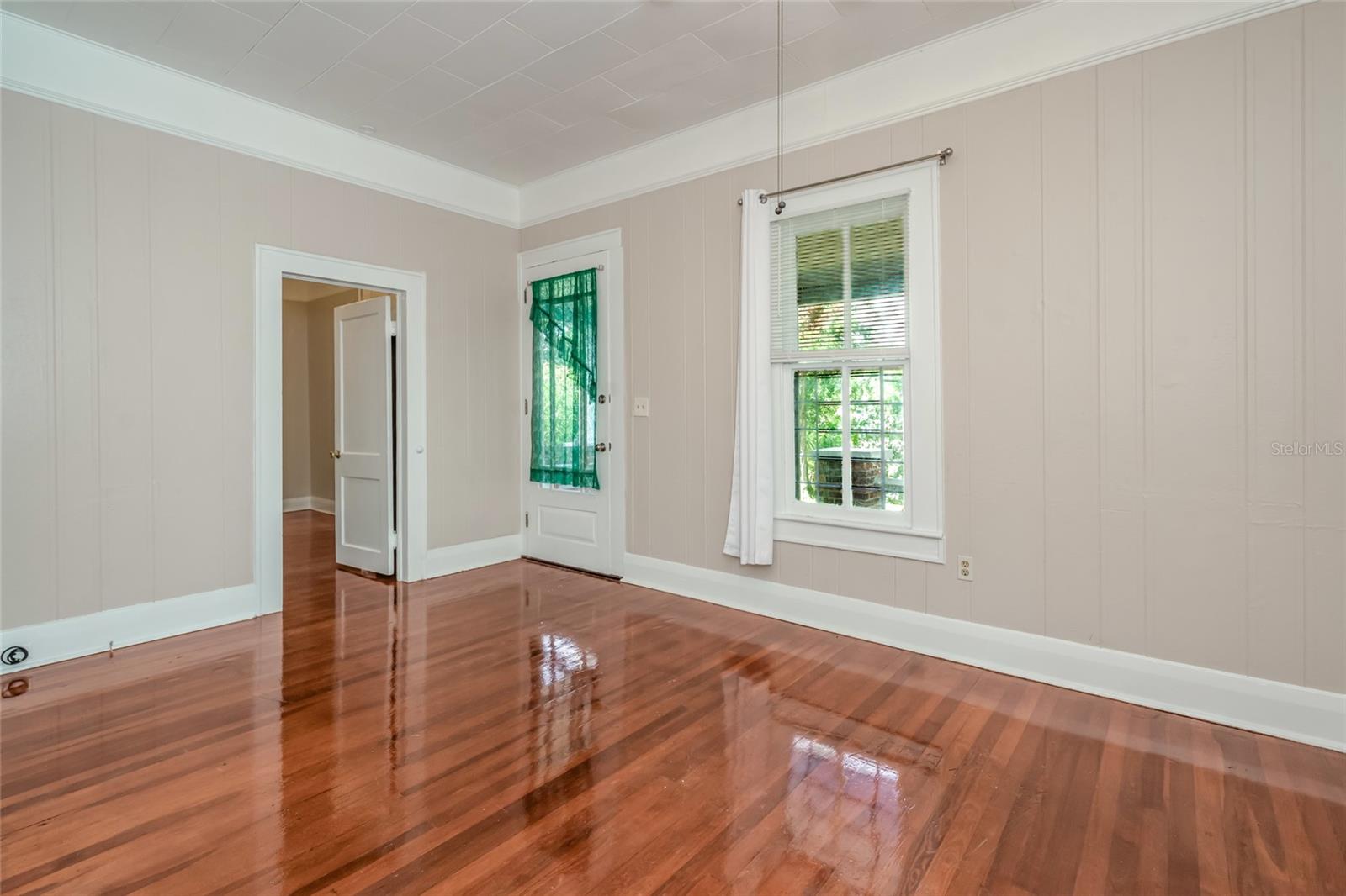 4109 N SUWANEE AVE