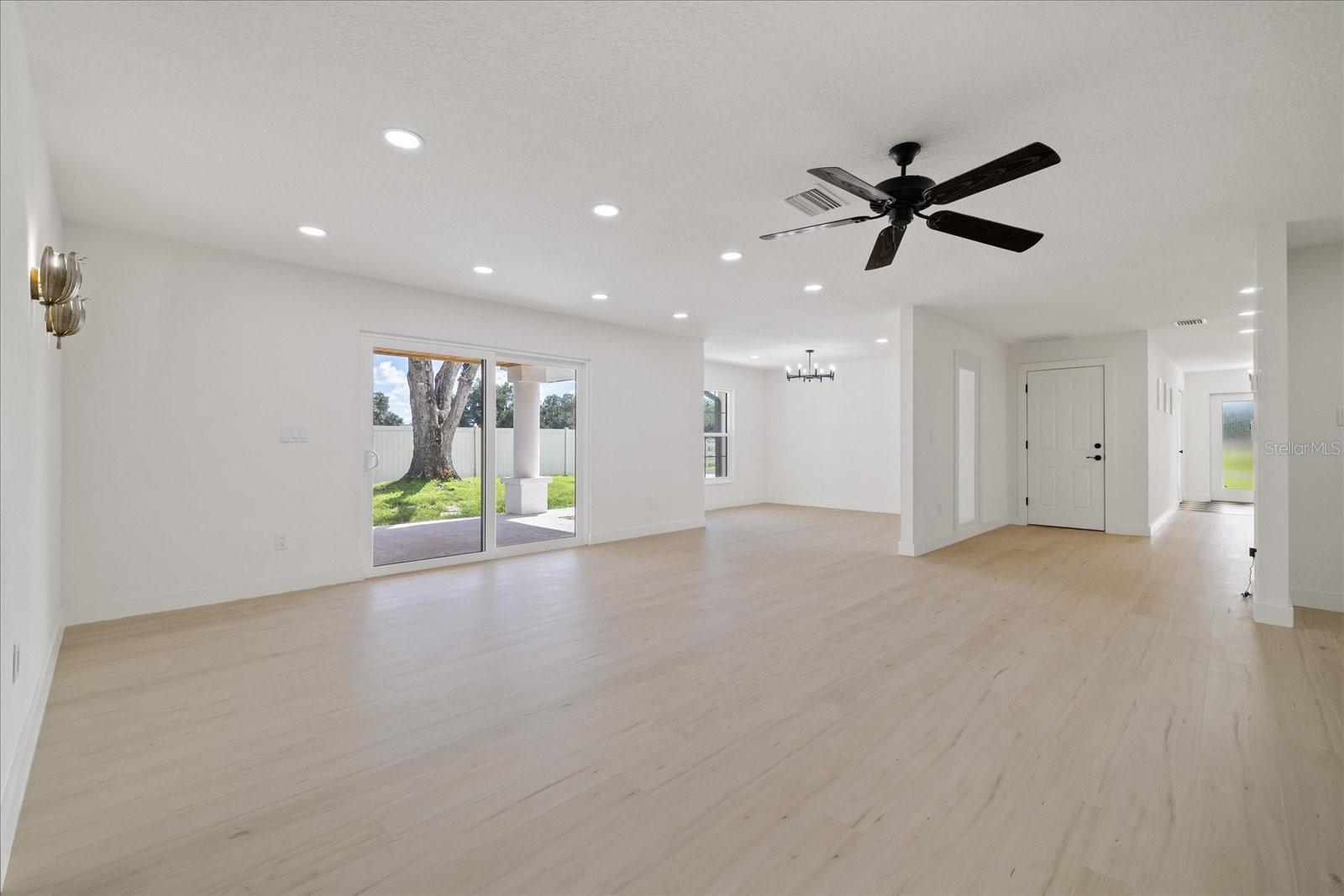 2515 RAGINS LN