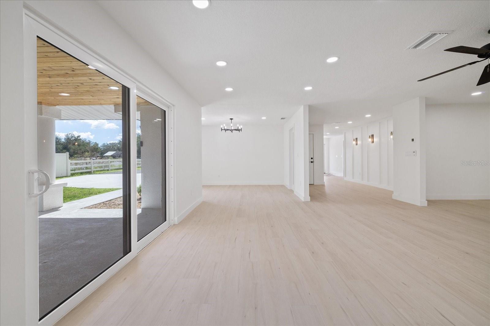 2515 RAGINS LN