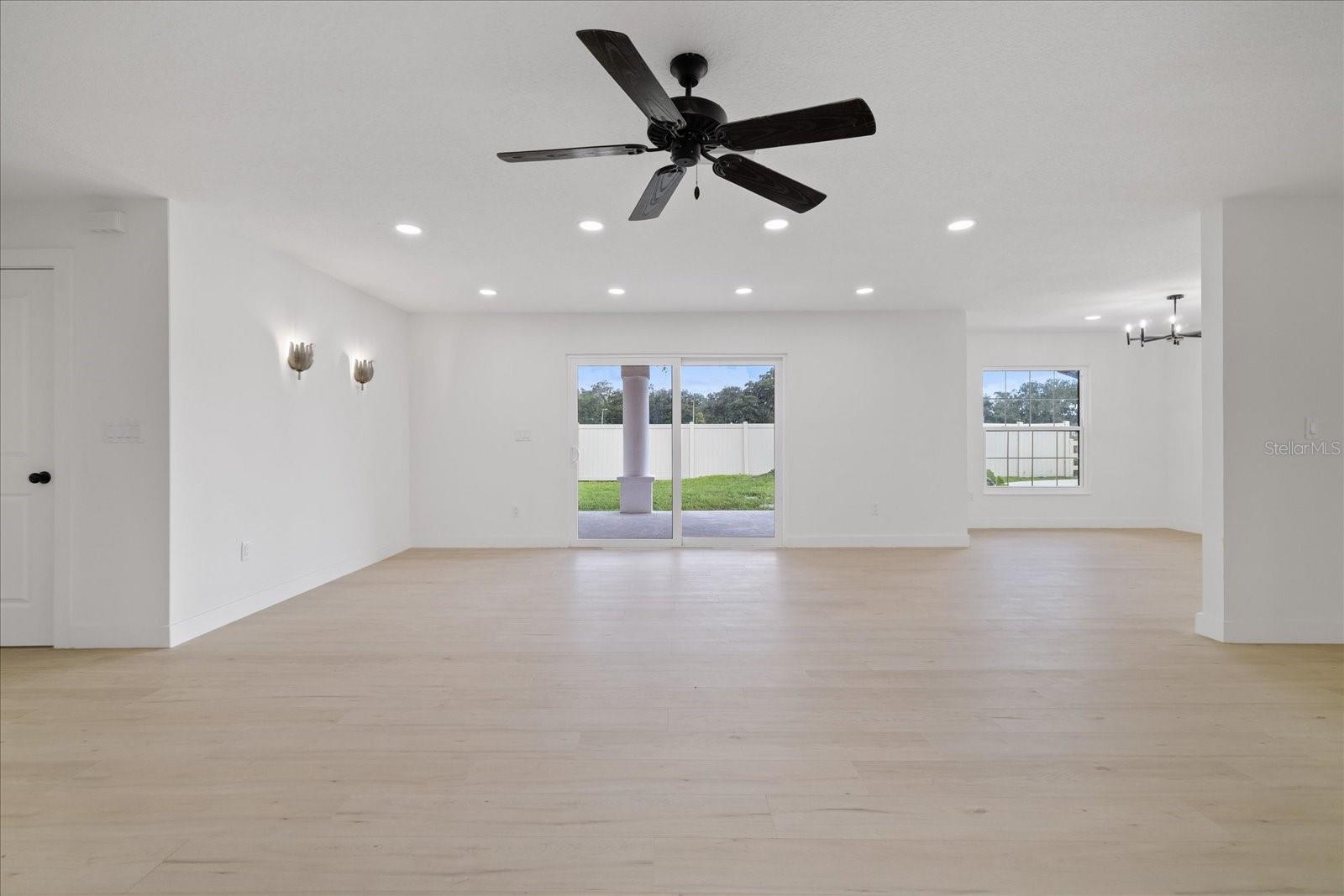 2515 RAGINS LN