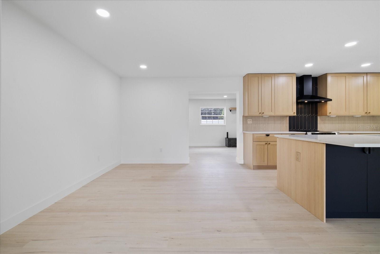 2515 RAGINS LN