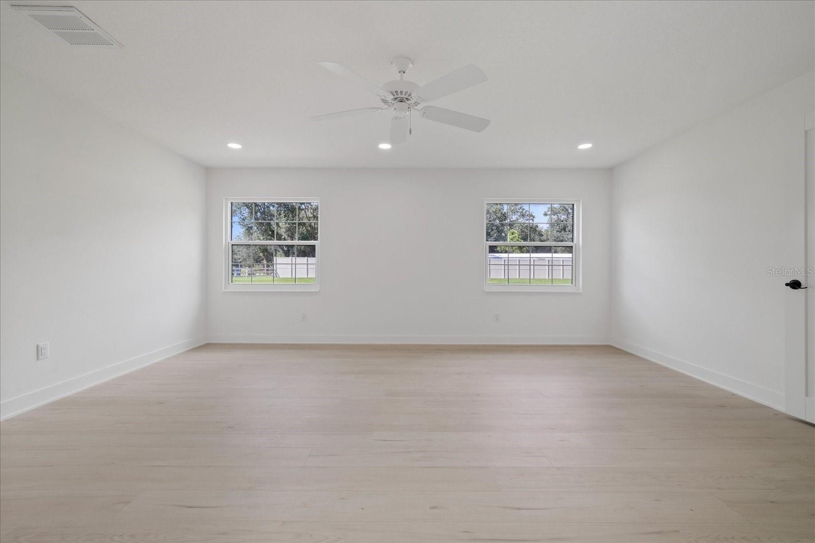 2515 RAGINS LN