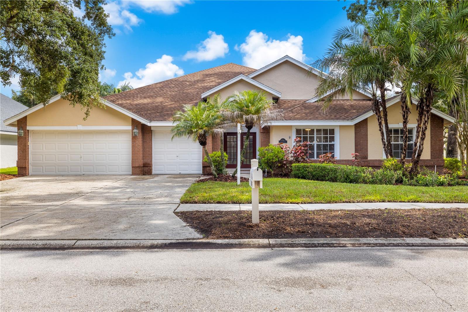 8746 TANTALLON CIR