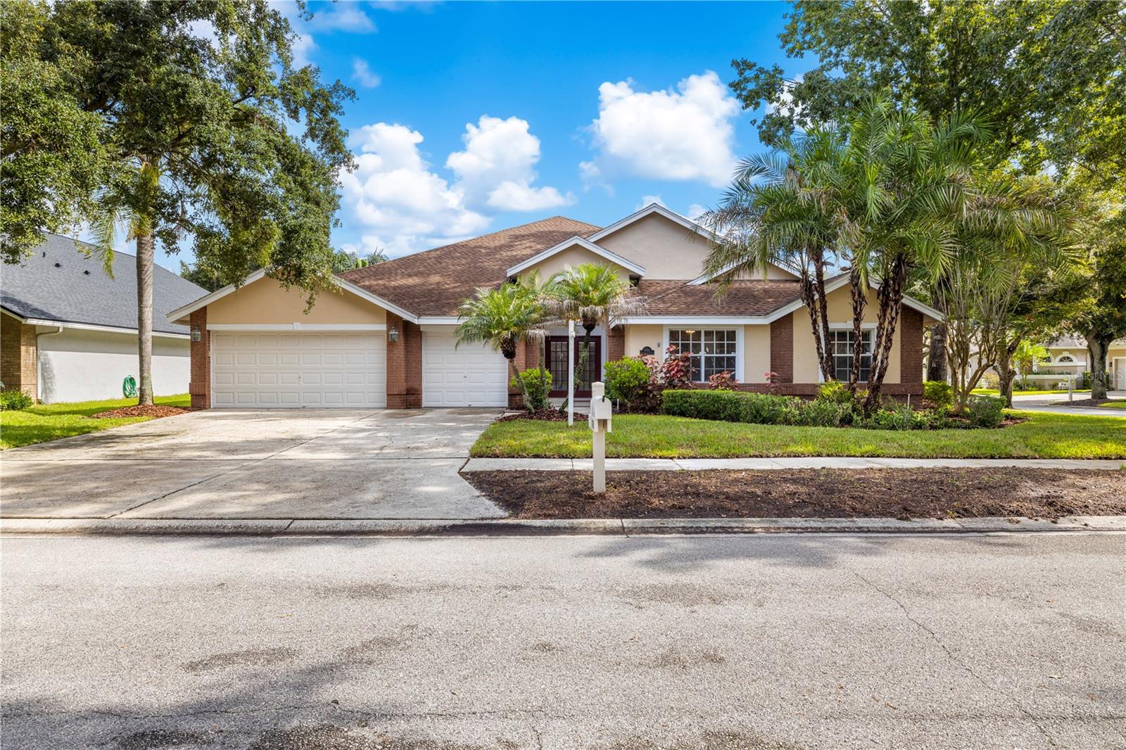 8746 TANTALLON CIR