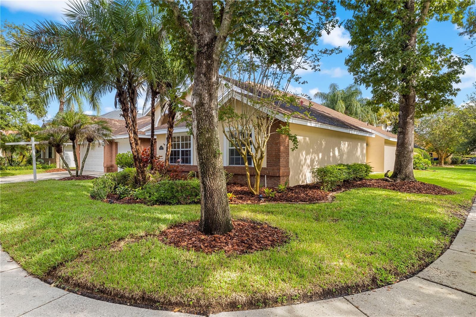 8746 TANTALLON CIR