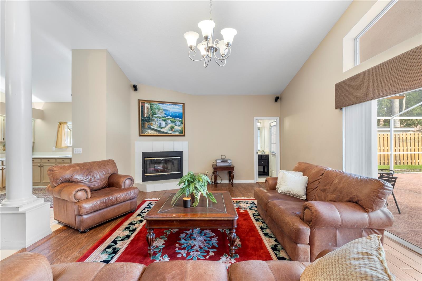 8746 TANTALLON CIR