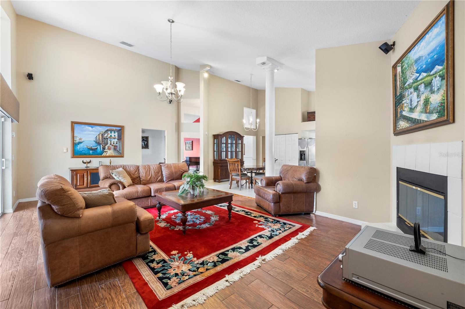 8746 TANTALLON CIR