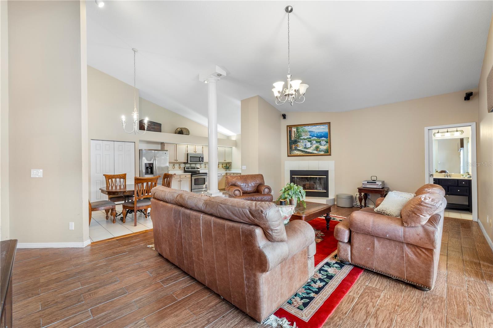 8746 TANTALLON CIR