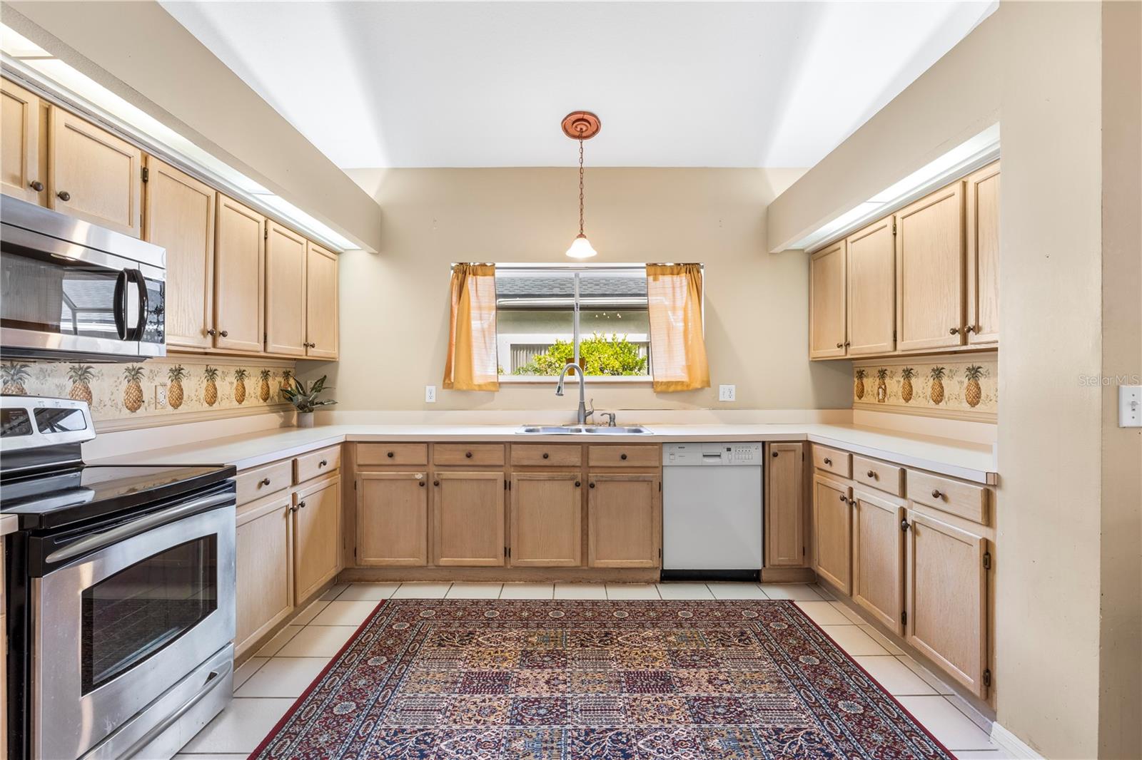 8746 TANTALLON CIR
