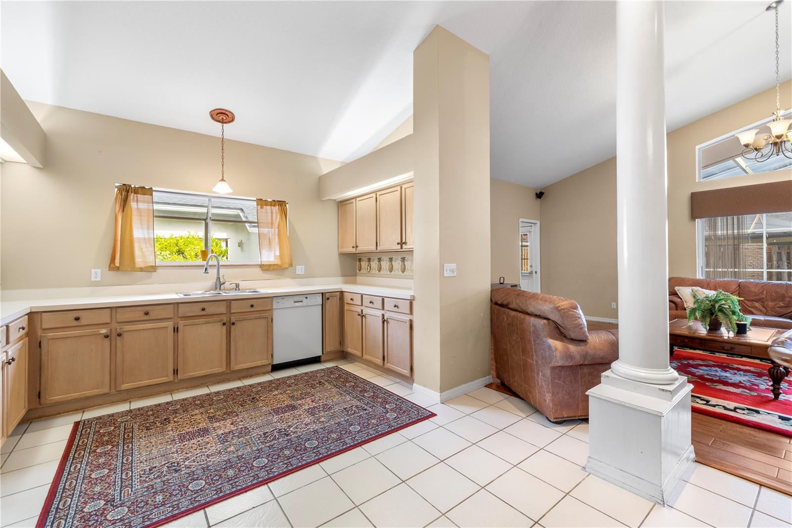 8746 TANTALLON CIR