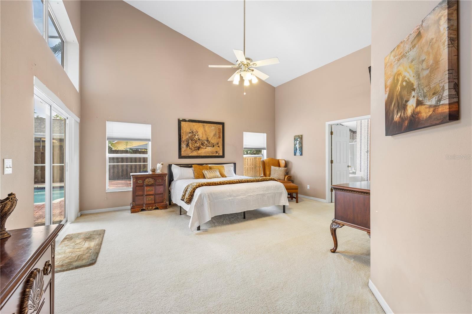 8746 TANTALLON CIR