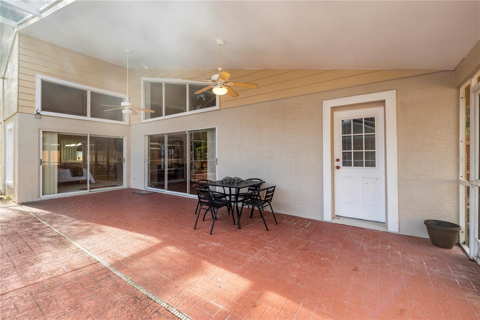 8746 TANTALLON CIR
