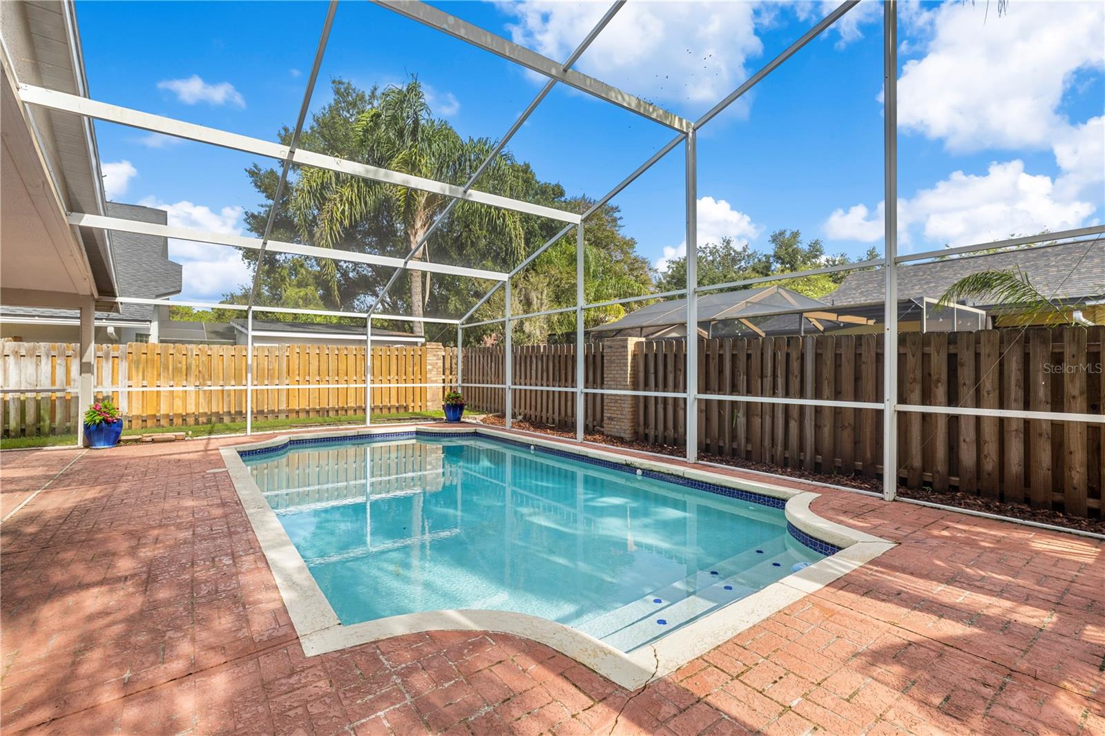 8746 TANTALLON CIR