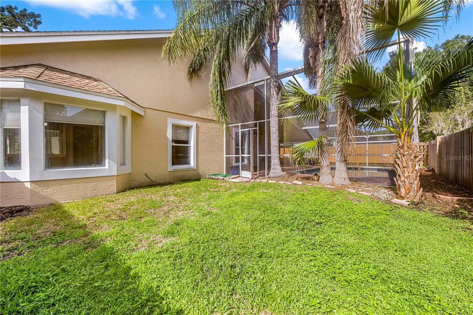 8746 TANTALLON CIR