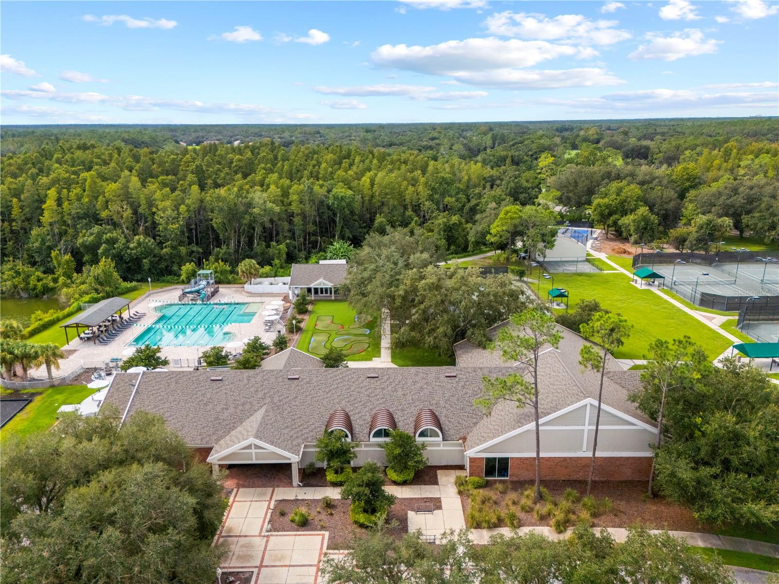 8746 TANTALLON CIR