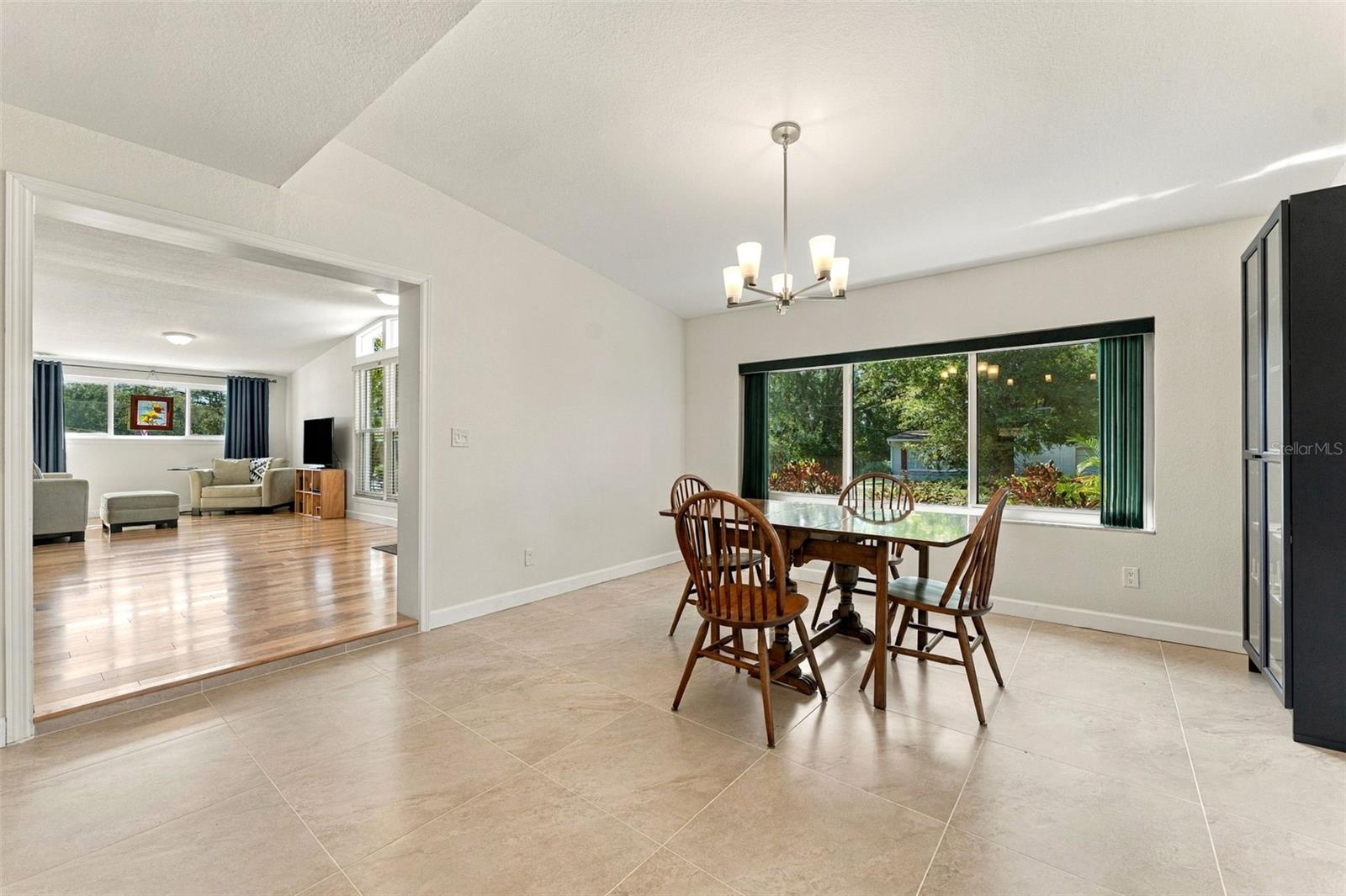 206 LINDA AVE