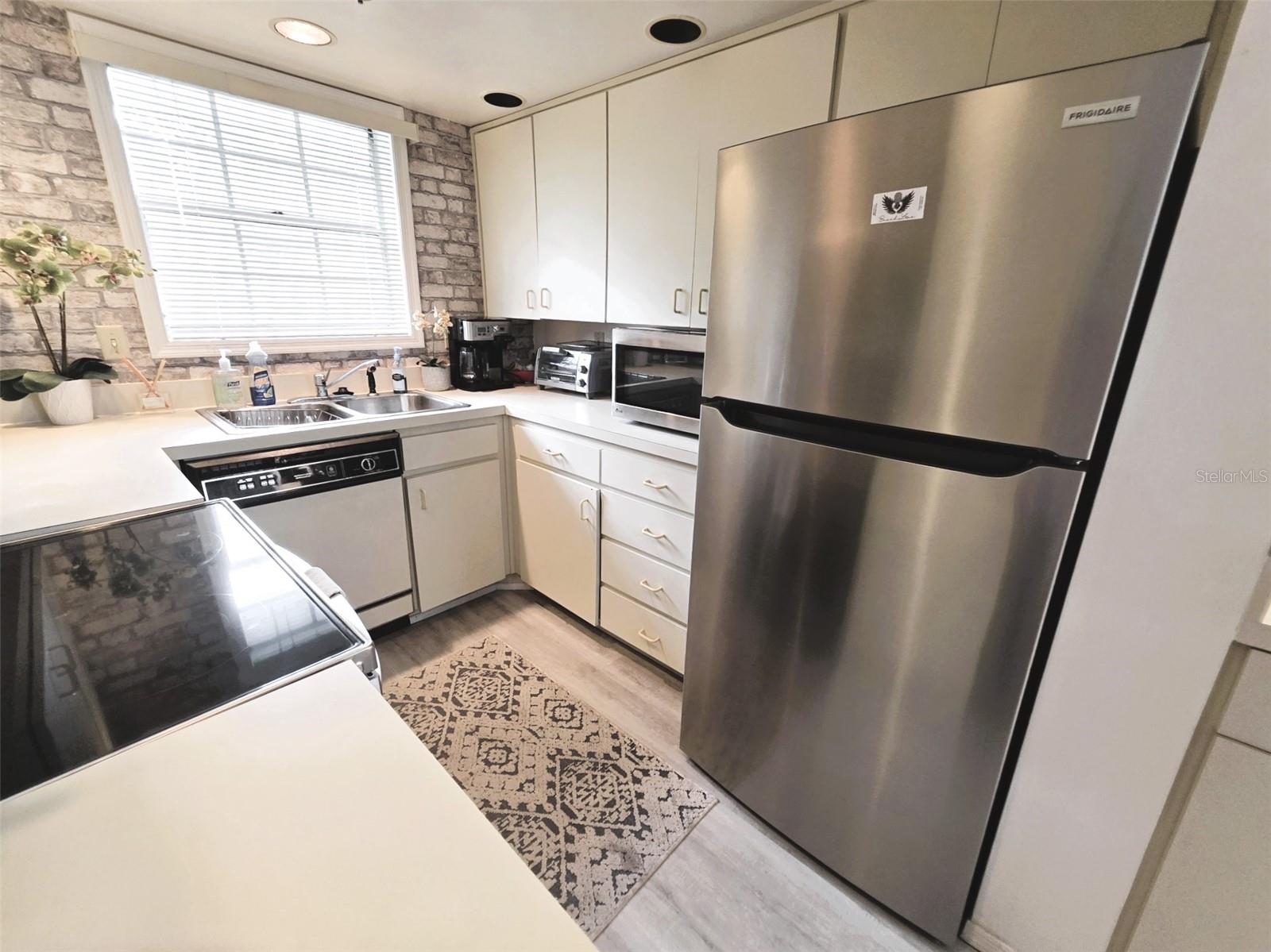 2210 VISTA DEL SOL CONDO #520